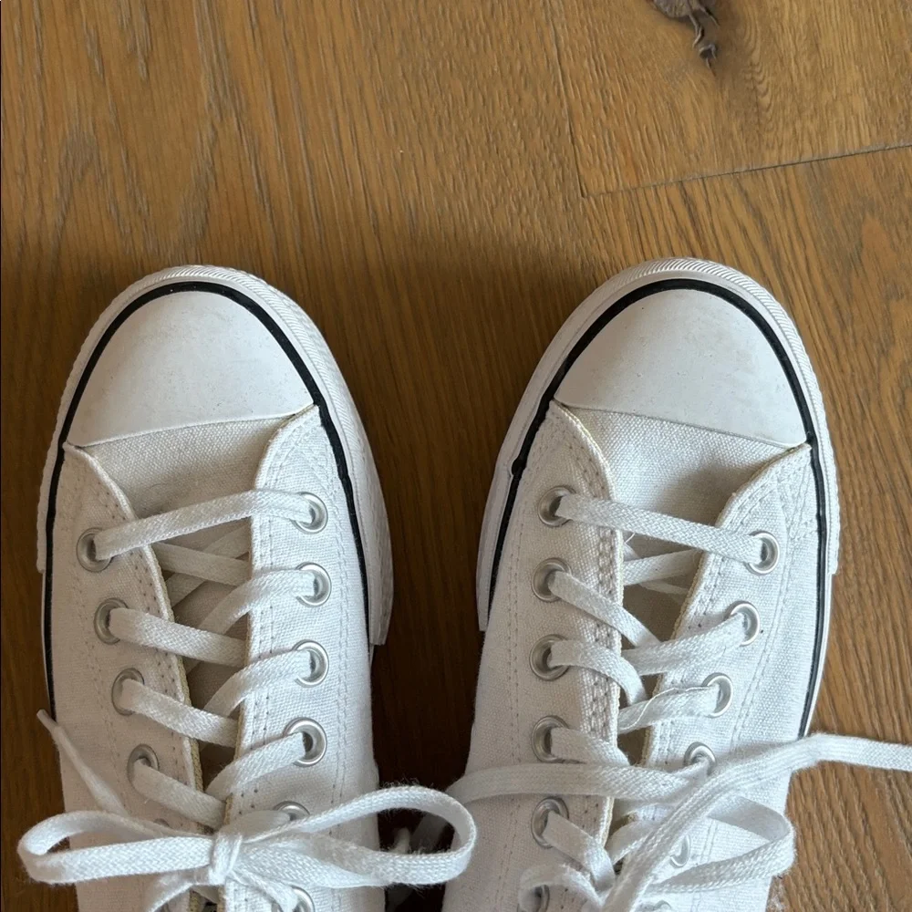 Converse Women’s All Star Platform Low Top Canvas Sneaker. Size 7.5 - Picture 2 of 6